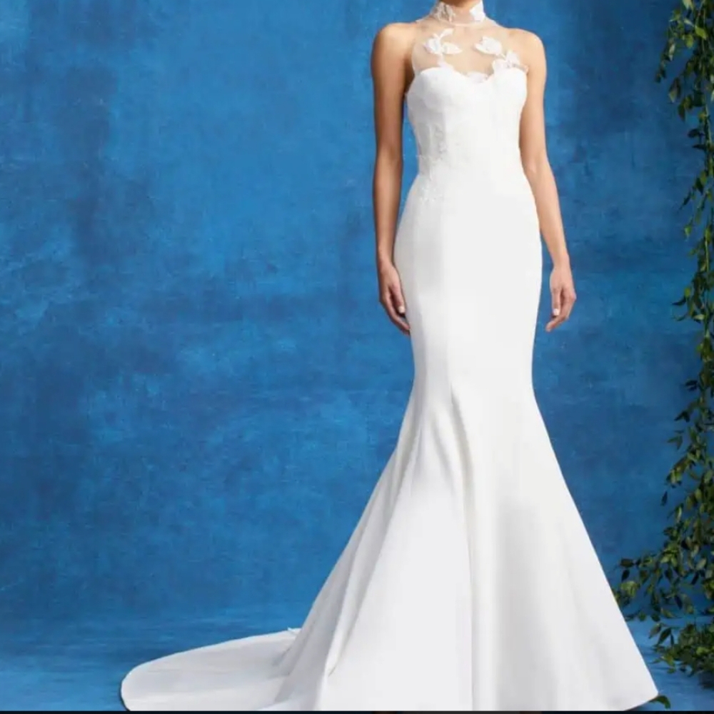 Carolina Herrera Ivory Simone Gown
